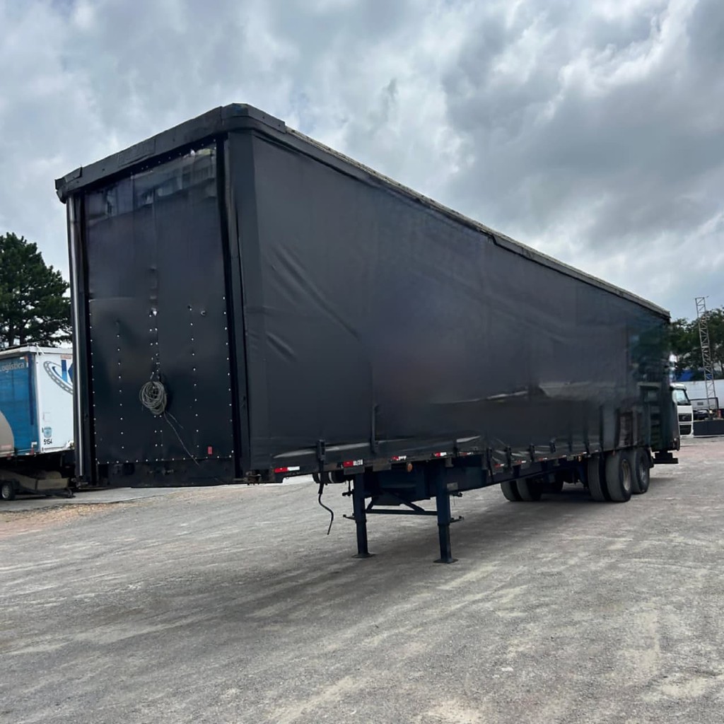 Carreta SEMI-REBOQUE BAU SIDER Randon ANO 2005 2 Eixos de Patio 201 Caminhoes e Carretas no Paraná