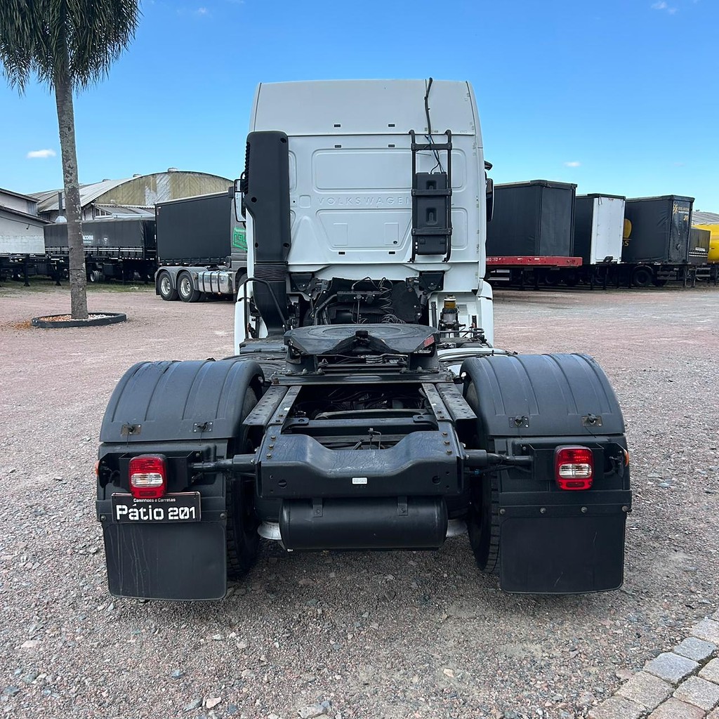 Caminhão VOLKSWAGEN VW 19360 Cavalo Mecânico ANO 2022 de Patio 201 Caminhoes e Carretas no Paraná