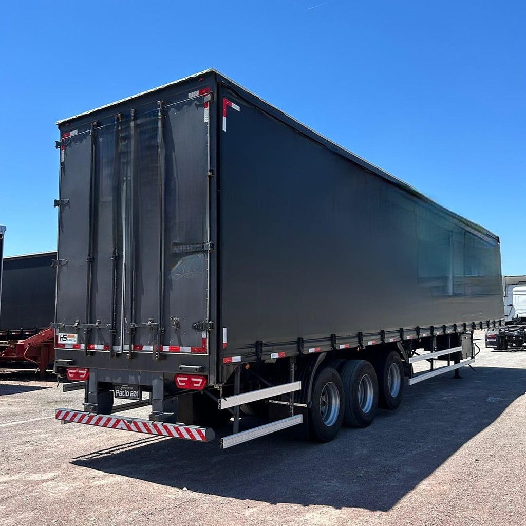 Carreta SEMI-REBOQUE BAU SIDER Recrusul ANO 2021 3 Eixos de Patio 201 Caminhoes e Carretas no Paraná