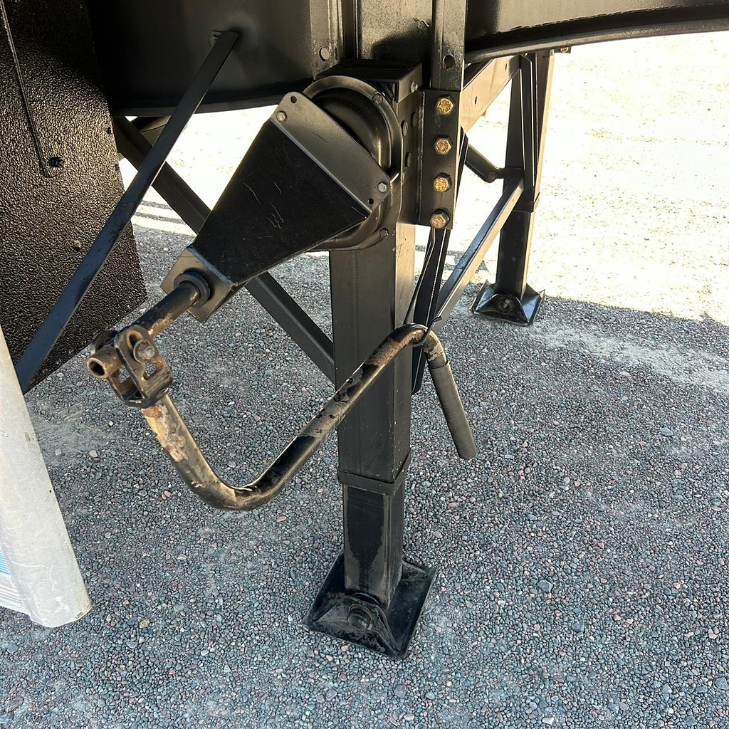 Carreta SEMI-REBOQUE BAU SIDER Recrusul ANO 2021 3 Eixos de Patio 201 Caminhoes e Carretas no Paraná