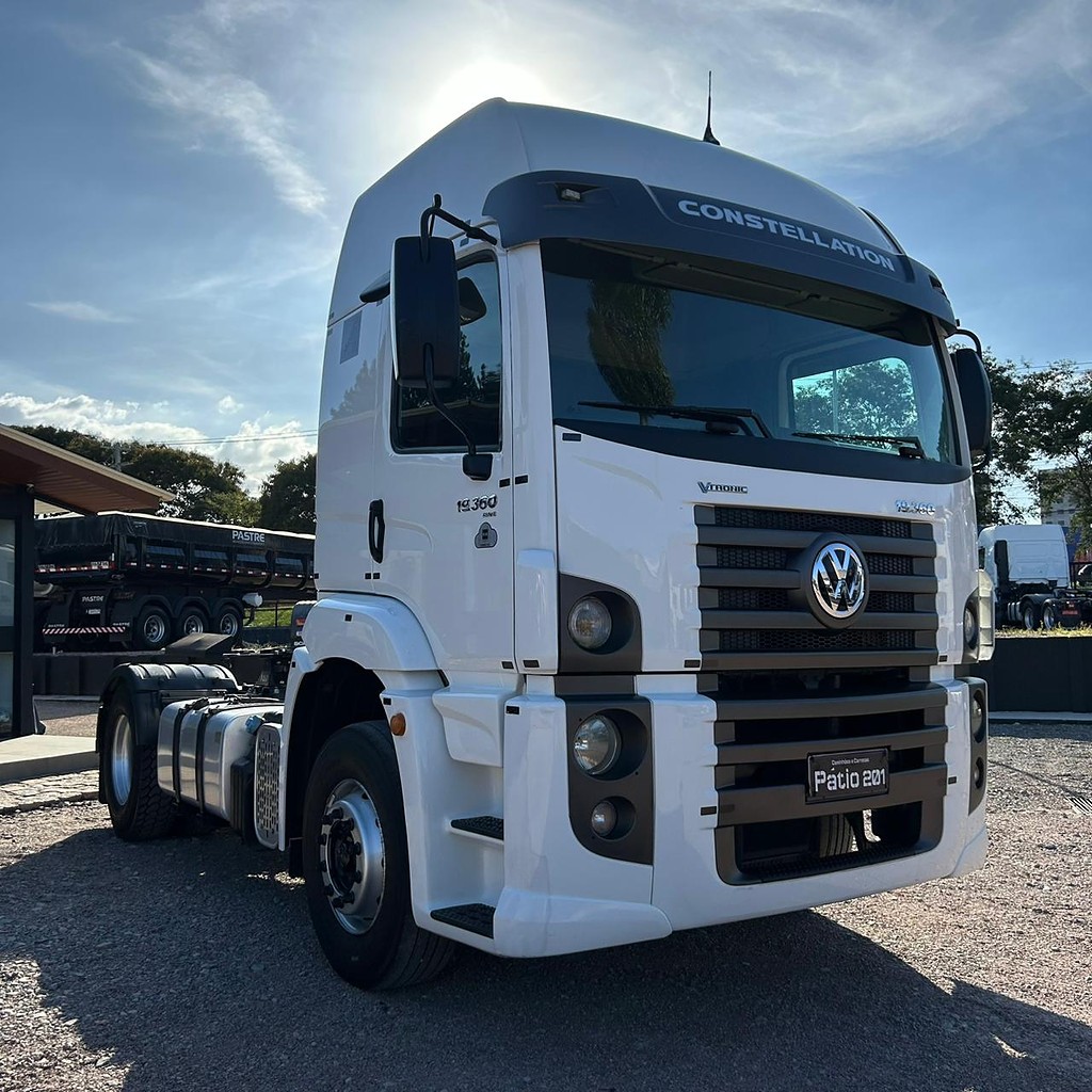 Caminhão VOLKSWAGEN VW 19360 Cavalo Mecânico ANO 2022 de Patio 201 Caminhoes e Carretas no Paraná