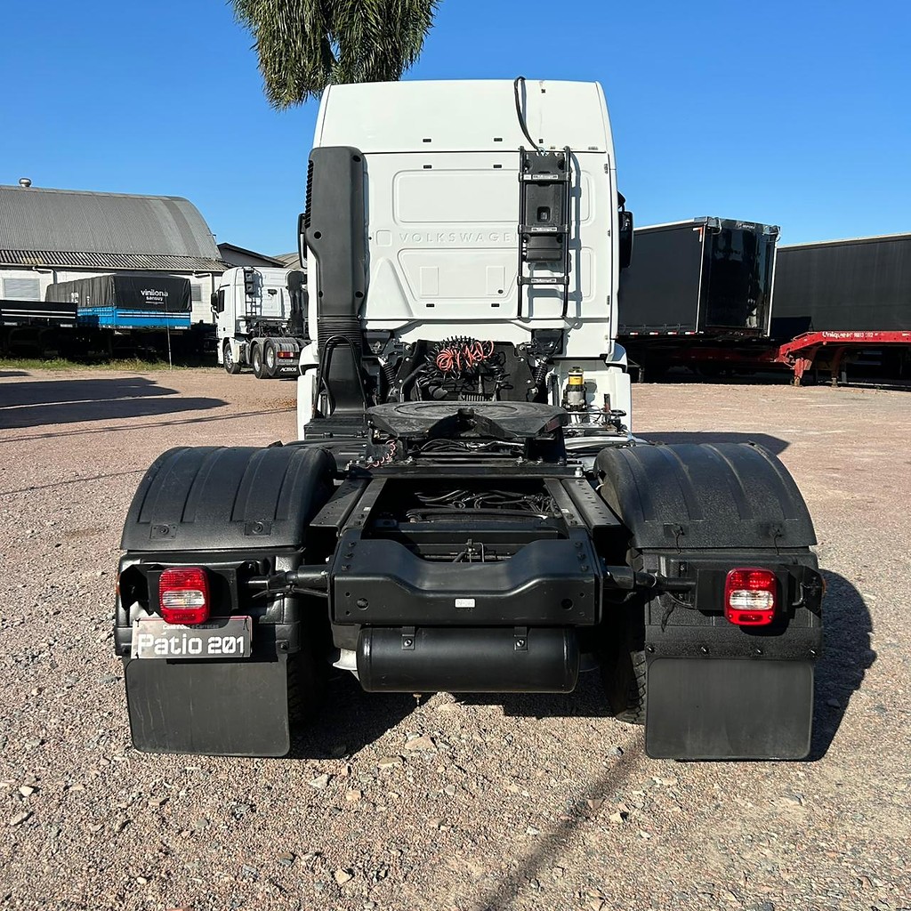 Caminhão VOLKSWAGEN VW 19360 Cavalo Mecânico ANO 2022 de Patio 201 Caminhoes e Carretas no Paraná