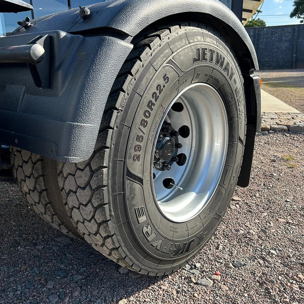 Caminhão VOLKSWAGEN VW 19360 Cavalo Mecânico ANO 2022 de Patio 201 Caminhoes e Carretas no Paraná