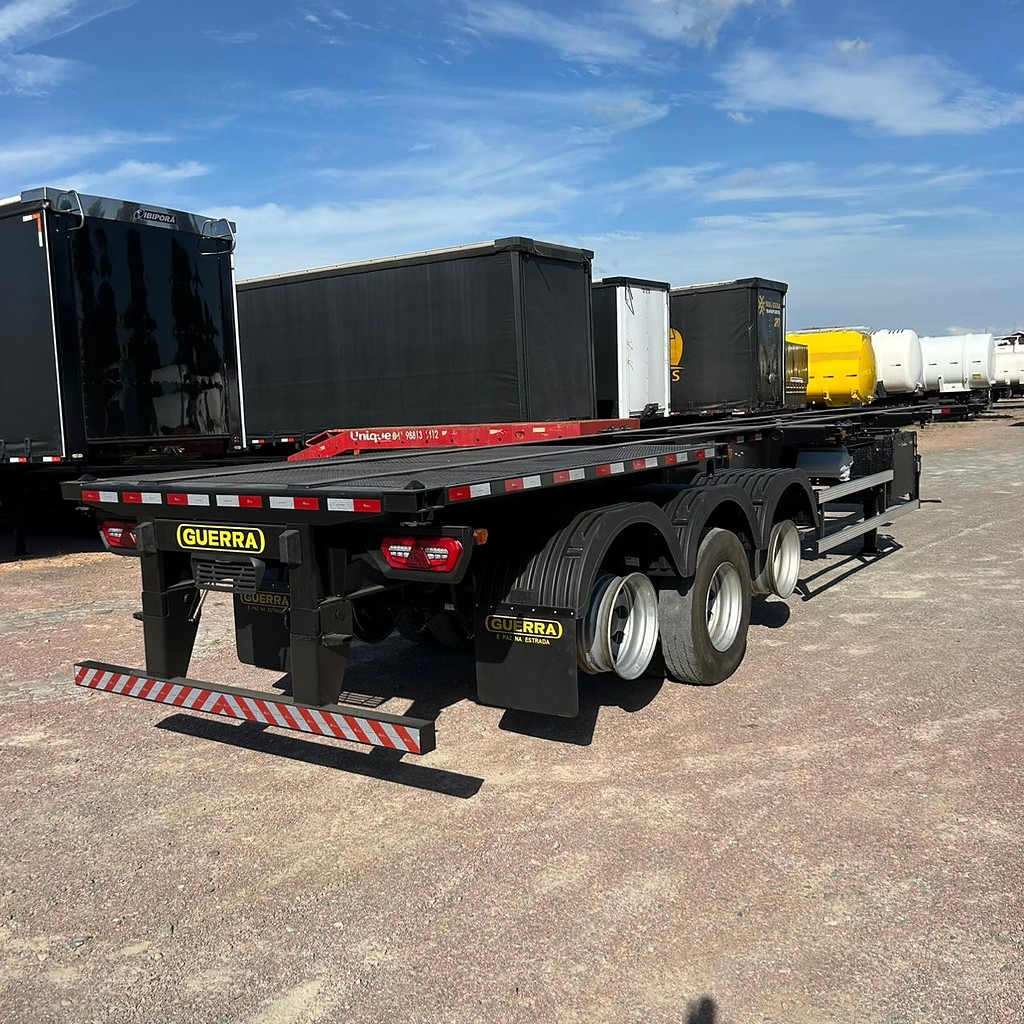 Carreta SEMI-REBOQUE PORTA-CONTAINER Guerra ANO 2026 3 Eixos de Patio 201 Caminhoes e Carretas no Paraná