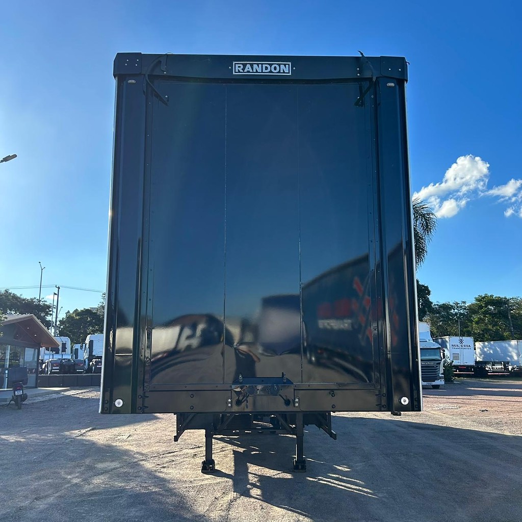 Carreta SEMI-REBOQUE BAU SIDER Randon ANO 2021 1+1+1 Vanderleia de Patio 201 Caminhoes e Carretas no Paraná
