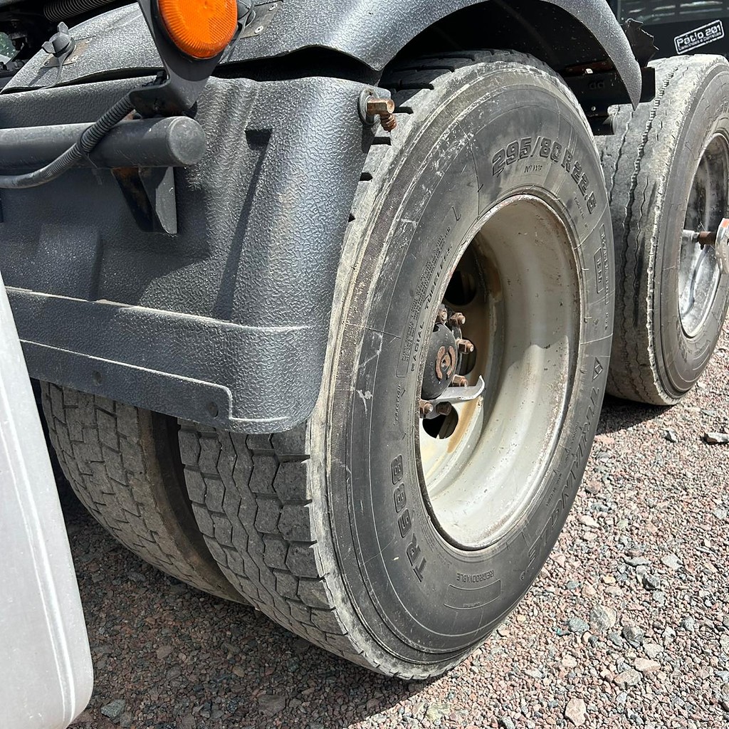 Caminhão VOLKSWAGEN VW 25390 Cavalo Mecânico ANO 2016 de Patio 201 Caminhoes e Carretas no Paraná