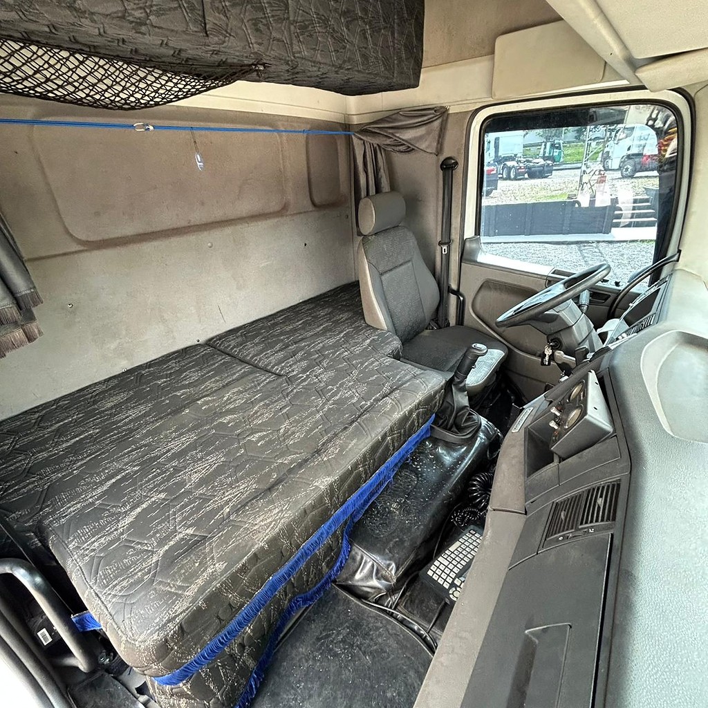 Caminhão VOLKSWAGEN VW 25390 Cavalo Mecânico ANO 2016 de Patio 201 Caminhoes e Carretas no Paraná