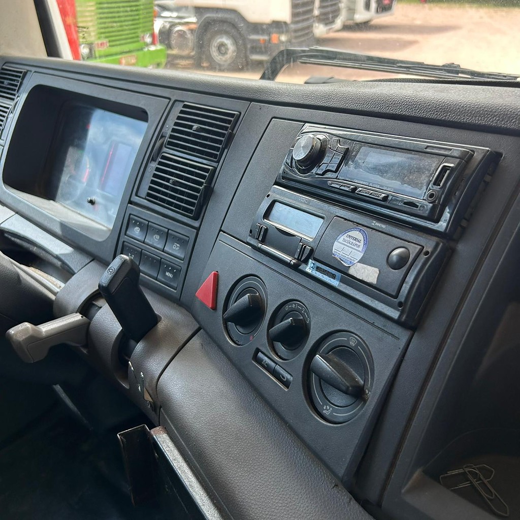 Caminhão VOLKSWAGEN VW 25390 Cavalo Mecânico ANO 2016 de Patio 201 Caminhoes e Carretas no Paraná