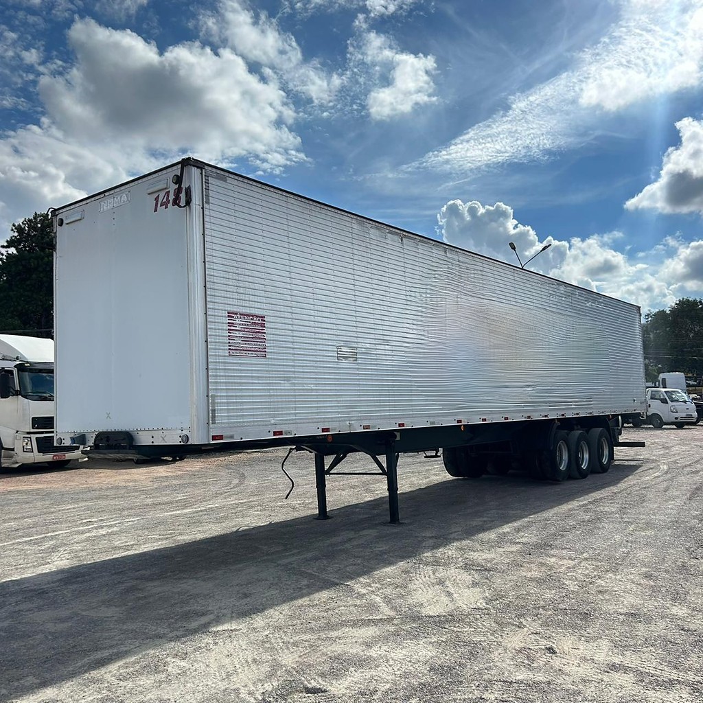 Carreta SEMI-REBOQUE BAU FURGAO Noma ANO 2010 3 Eixos de Patio 201 Caminhoes e Carretas no Paraná