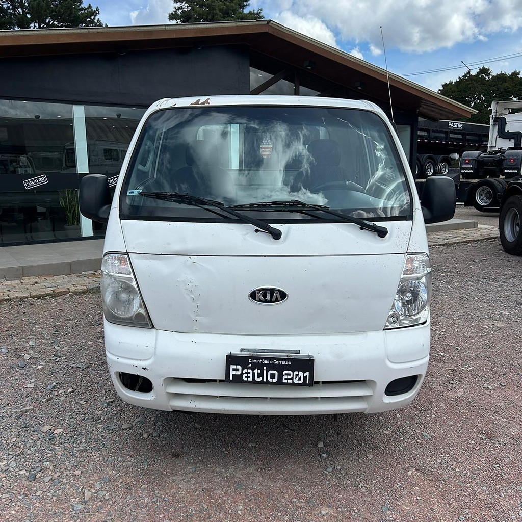 Caminhão KIA BONGO K-2500 Carga Seca ANO 2011 de Patio 201 Caminhoes e Carretas no Paraná