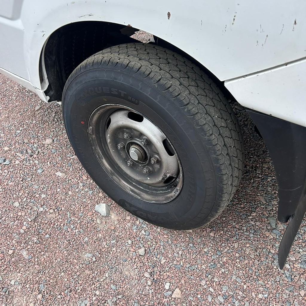 Caminhão KIA BONGO K-2500 Carga Seca ANO 2011 de Patio 201 Caminhoes e Carretas no Paraná