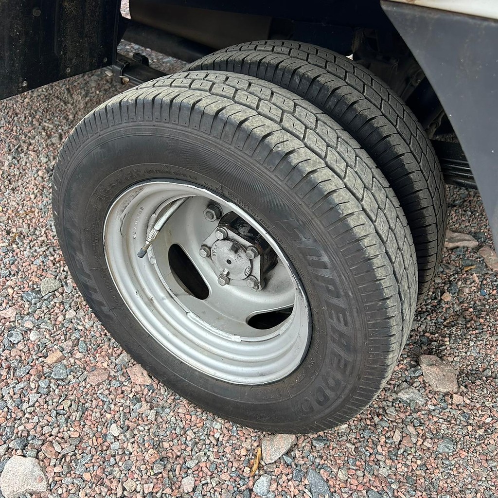 Caminhão KIA BONGO K-2500 Carga Seca ANO 2011 de Patio 201 Caminhoes e Carretas no Paraná