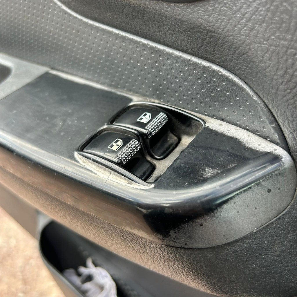 Caminhão KIA BONGO K-2500 Carga Seca ANO 2011 de Patio 201 Caminhoes e Carretas no Paraná