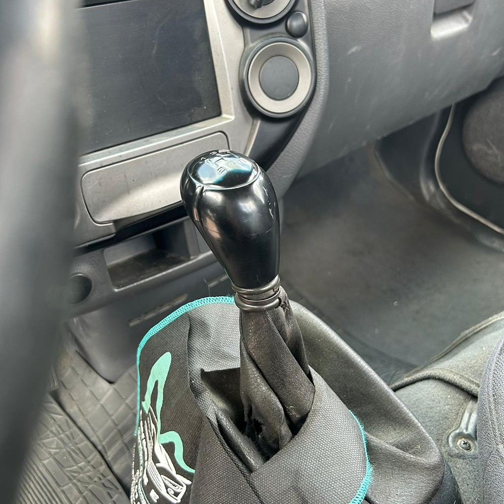 Caminhão KIA BONGO K-2500 Carga Seca ANO 2011 de Patio 201 Caminhoes e Carretas no Paraná