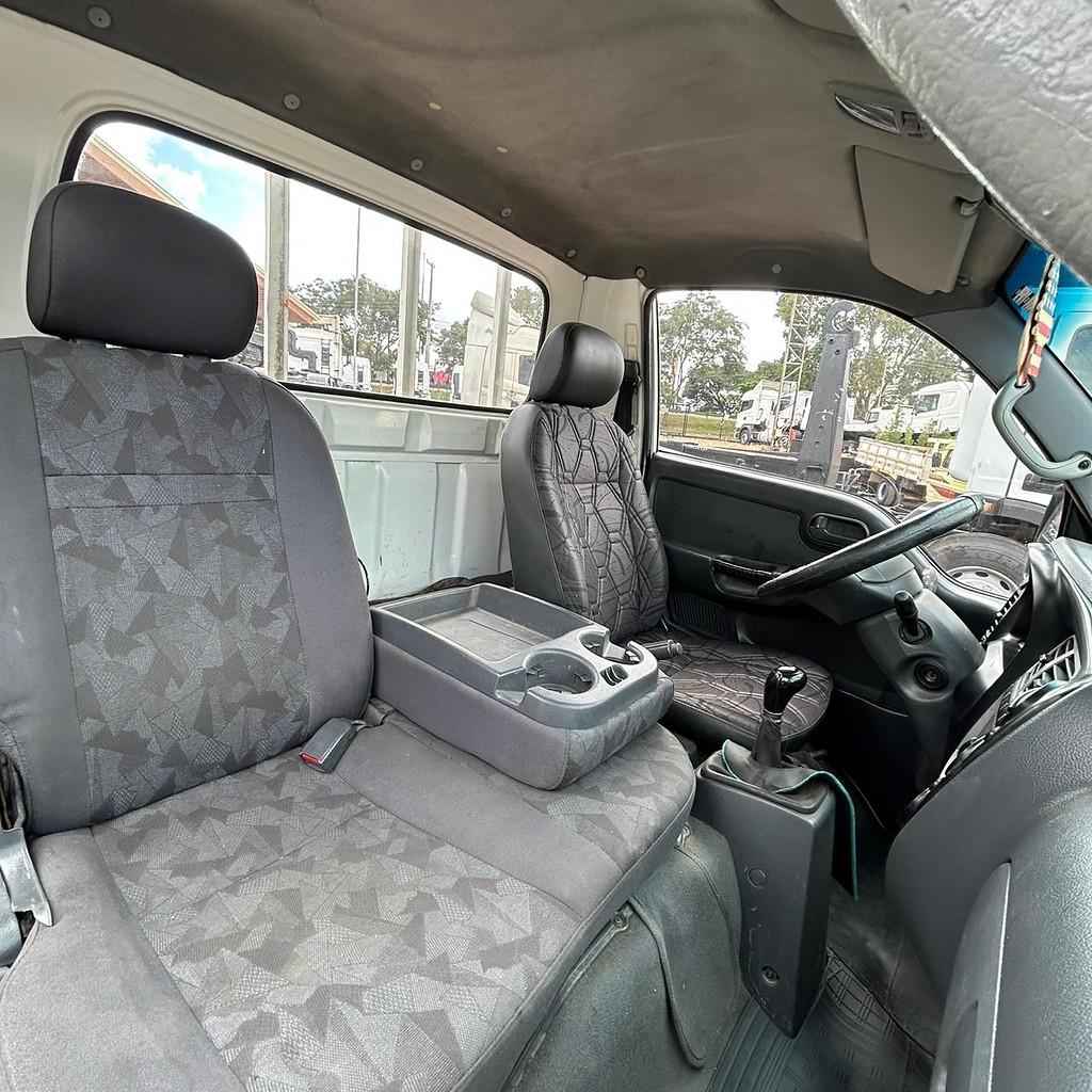 Caminhão KIA BONGO K-2500 Carga Seca ANO 2011 de Patio 201 Caminhoes e Carretas no Paraná