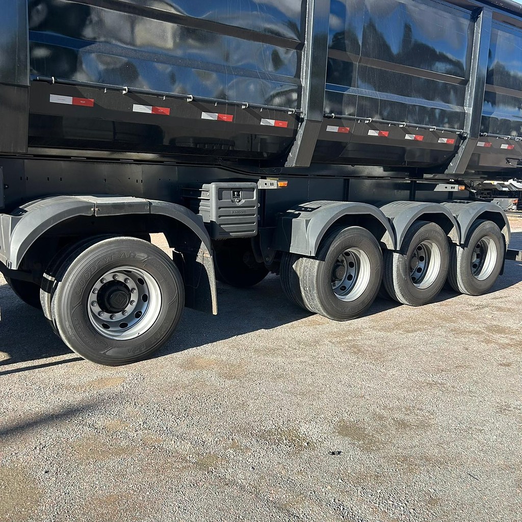 Carreta SEMI-REBOQUE BASCULANTE Randon ANO 2023 4 Eixos de Patio 201 Caminhoes e Carretas no Paraná