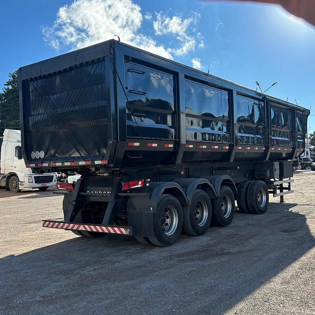 Carreta SEMI-REBOQUE BASCULANTE Randon ANO 2023 4 Eixos de Patio 201 Caminhoes e Carretas no Paraná
