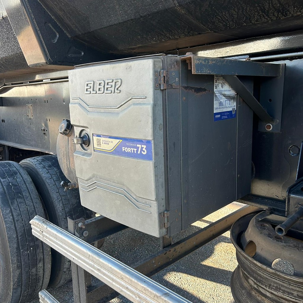 Carreta SEMI-REBOQUE BASCULANTE Randon ANO 2023 4 Eixos de Patio 201 Caminhoes e Carretas no Paraná