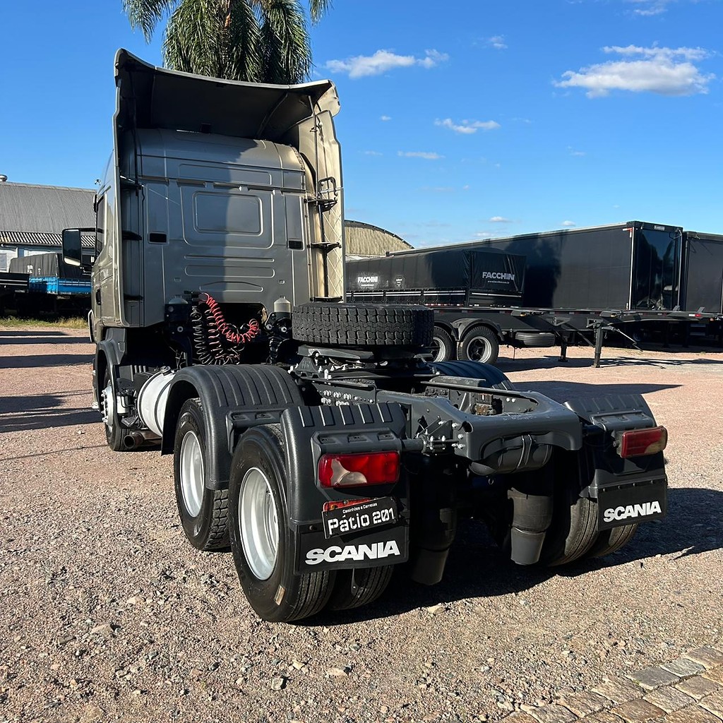 Caminhão SCANIA 420 Cavalo Mecânico ANO 2010 de Patio 201 Caminhoes e Carretas no Paraná