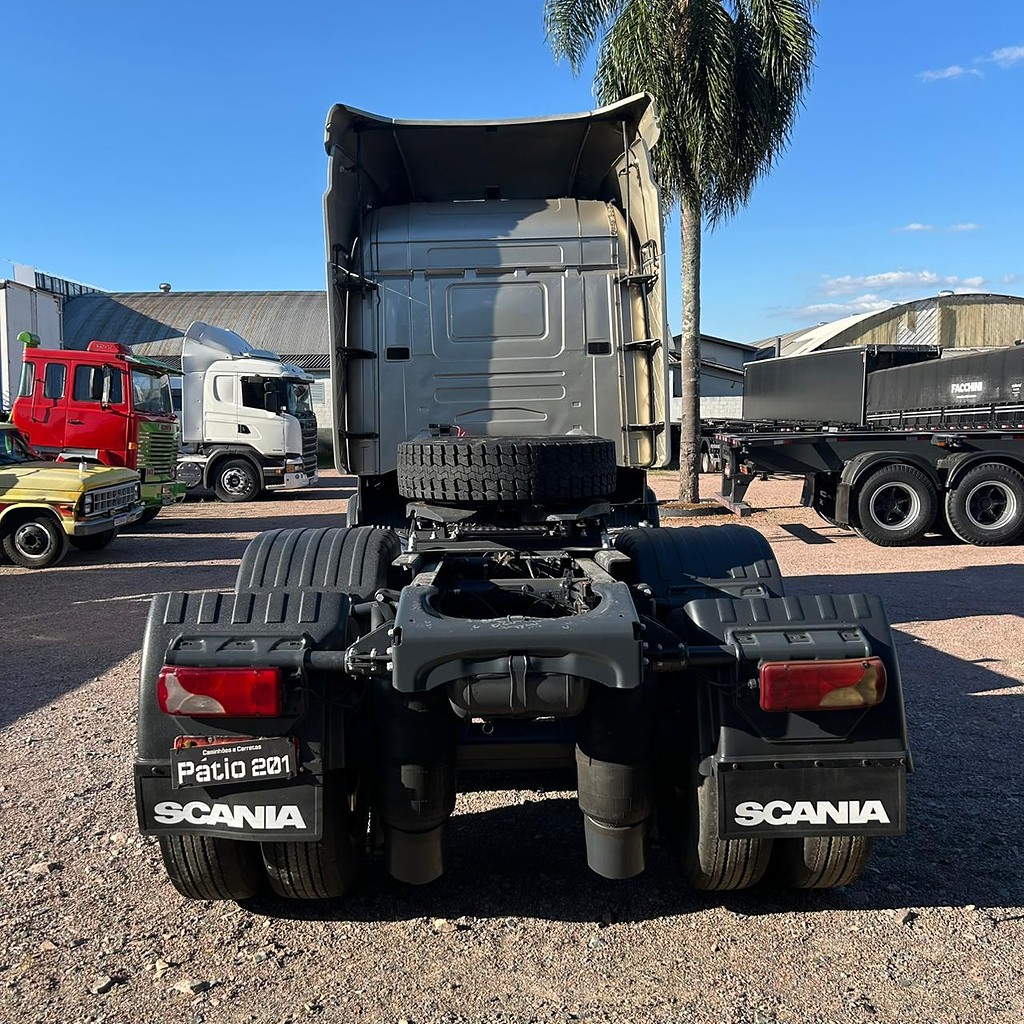 Caminhão SCANIA 420 Cavalo Mecânico ANO 2010 de Patio 201 Caminhoes e Carretas no Paraná