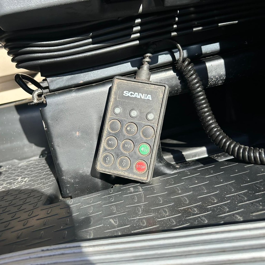 Caminhão SCANIA 420 Cavalo Mecânico ANO 2010 de Patio 201 Caminhoes e Carretas no Paraná