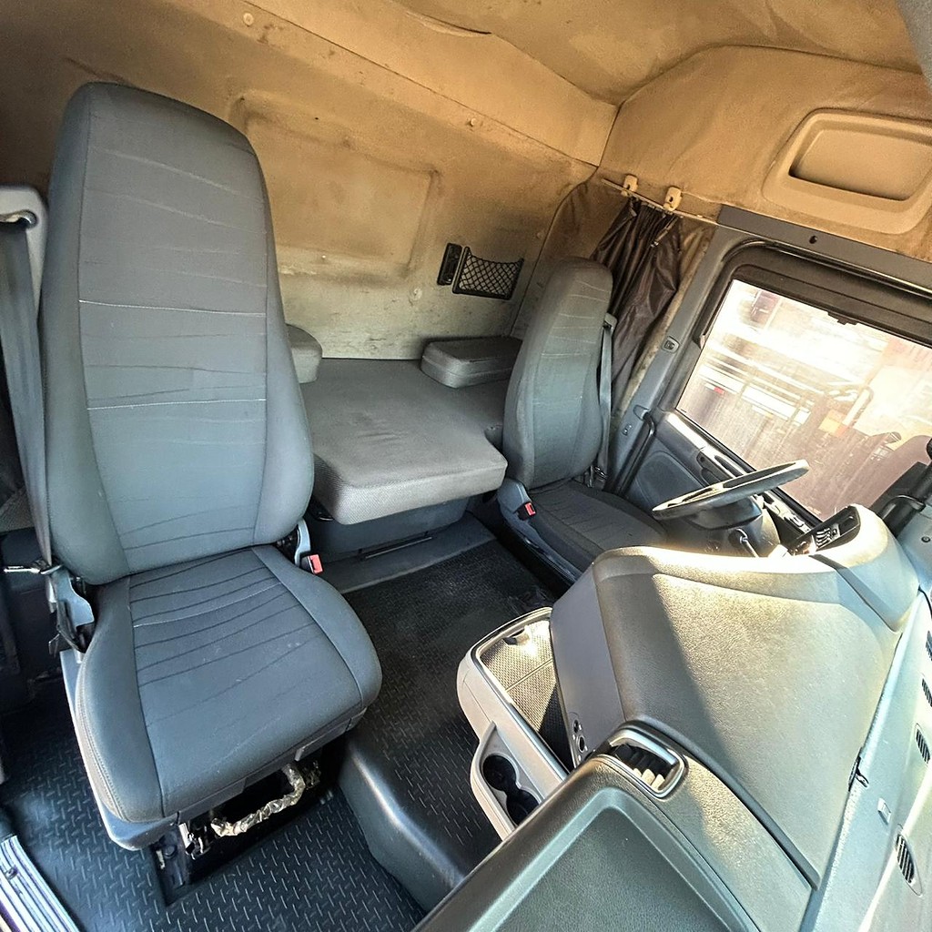 Caminhão SCANIA 420 Cavalo Mecânico ANO 2010 de Patio 201 Caminhoes e Carretas no Paraná