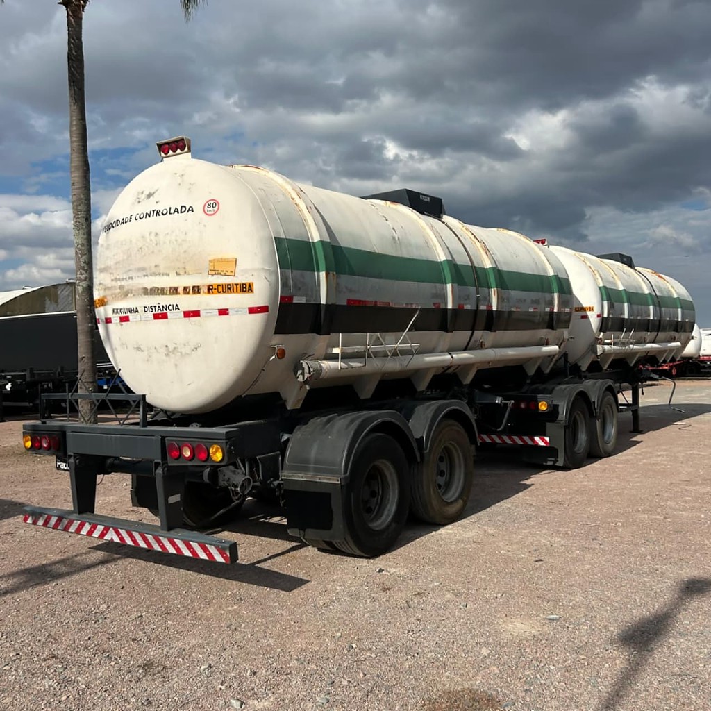 Carreta BITREM TANQUE AÇO Rodotic ANO 2009 1 Eixo de Patio 201 Caminhoes e Carretas no Paraná