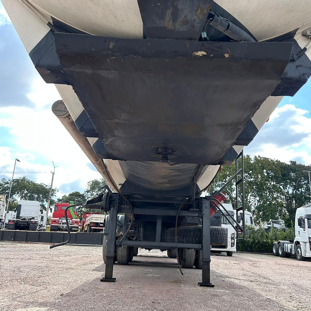 Carreta BITREM TANQUE AÇO Rodotic ANO 2009 1 Eixo de Patio 201 Caminhoes e Carretas no Paraná