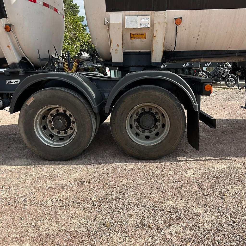 Carreta BITREM TANQUE AÇO Rodotic ANO 2009 1 Eixo de Patio 201 Caminhoes e Carretas no Paraná