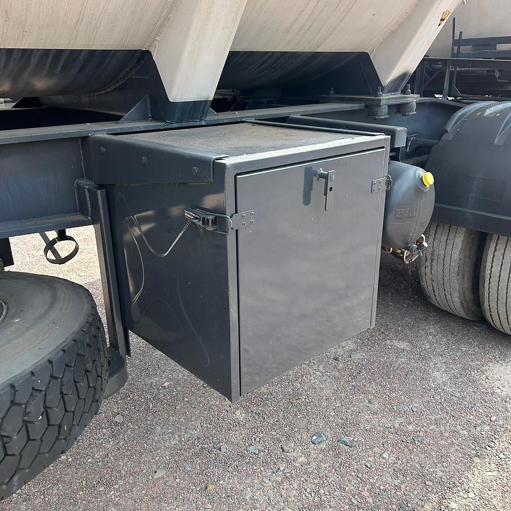 Carreta BITREM TANQUE AÇO Rodotic ANO 2009 1 Eixo de Patio 201 Caminhoes e Carretas no Paraná