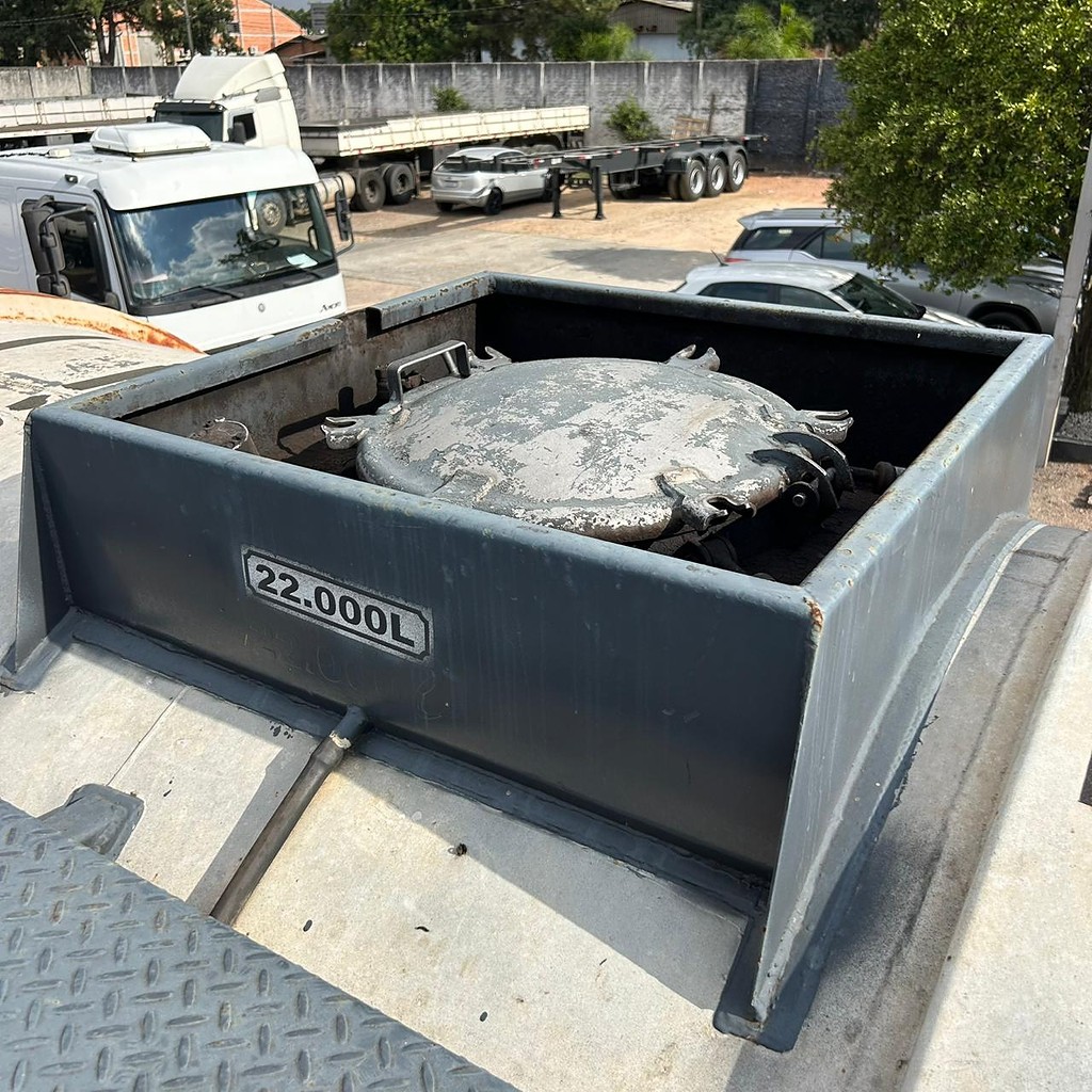 Carreta BITREM TANQUE AÇO Rodotic ANO 2009 1 Eixo de Patio 201 Caminhoes e Carretas no Paraná