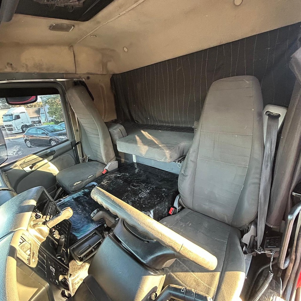 Caminhão SCANIA P340 Cavalo Mecânico ANO 2011 de Patio 201 Caminhoes e Carretas no Paraná