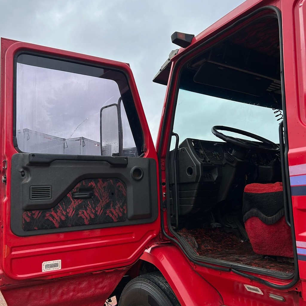 Caminhão SCANIA 113 360 Cavalo Mecânico ANO 1998 de Patio 201 Caminhoes e Carretas no Paraná