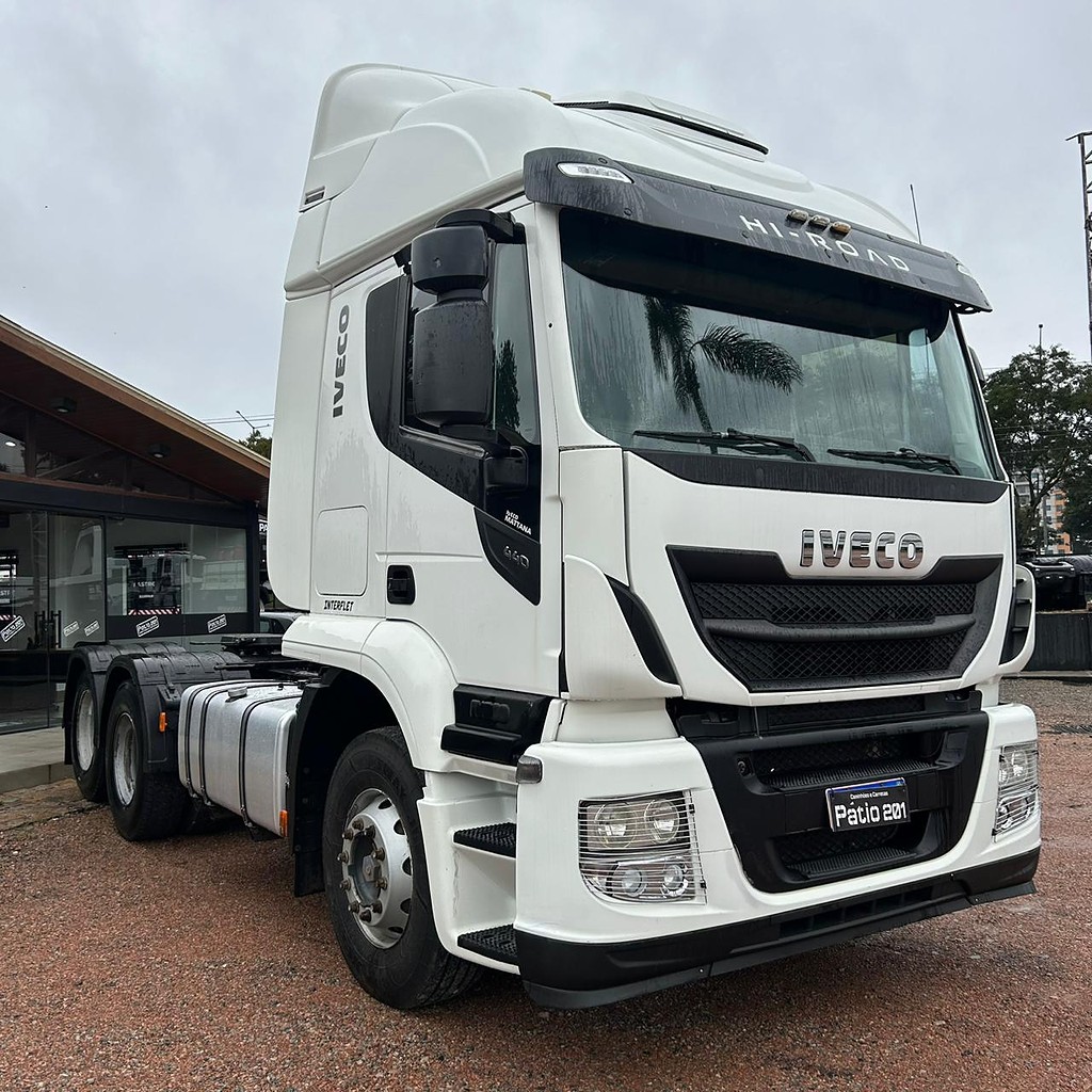 Caminhão IVECO HI ROAD 440 Cavalo Mecânico ANO 2022 de Patio 201 Caminhoes e Carretas no Paraná