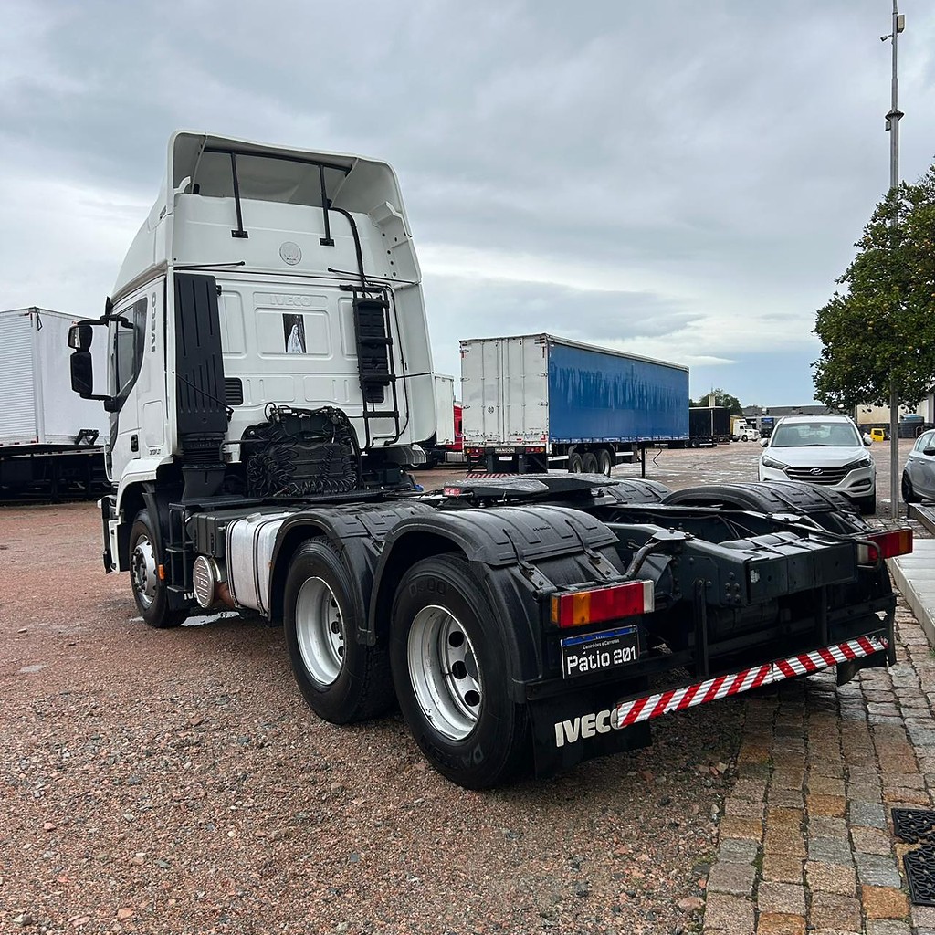 Caminhão IVECO HI ROAD 440 Cavalo Mecânico ANO 2022 de Patio 201 Caminhoes e Carretas no Paraná