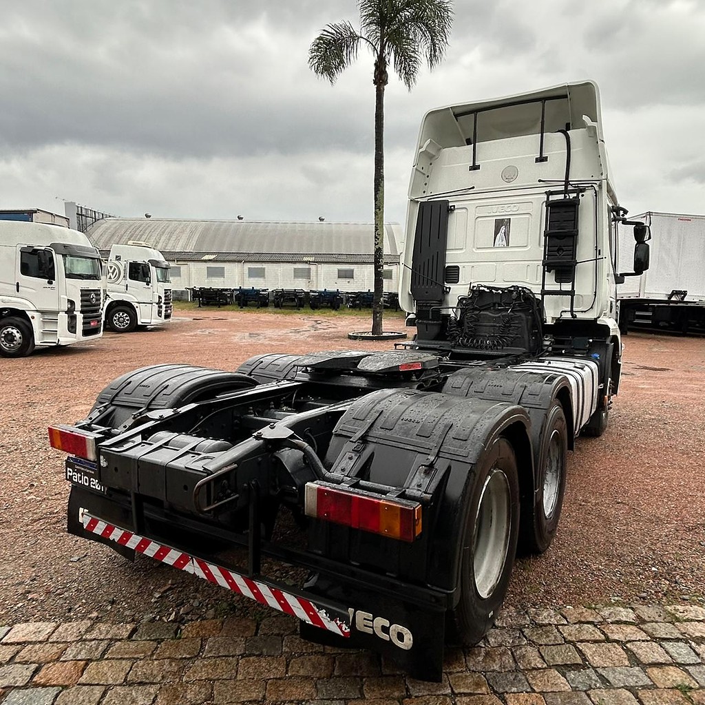 Caminhão IVECO HI ROAD 440 Cavalo Mecânico ANO 2022 de Patio 201 Caminhoes e Carretas no Paraná