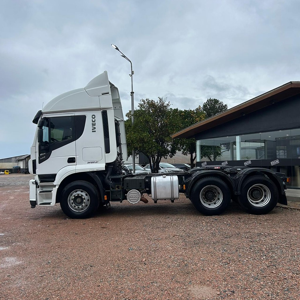 Caminhão IVECO HI ROAD 440 Cavalo Mecânico ANO 2022 de Patio 201 Caminhoes e Carretas no Paraná