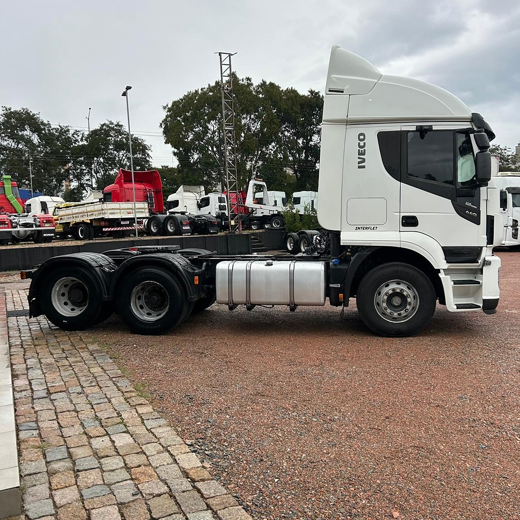 Caminhão IVECO HI ROAD 440 Cavalo Mecânico ANO 2022 de Patio 201 Caminhoes e Carretas no Paraná