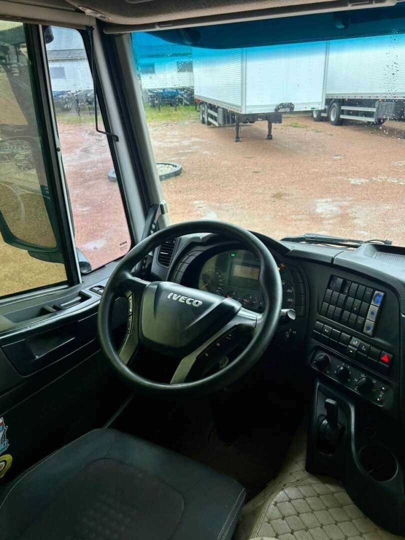 Caminhão IVECO HI ROAD 440 Cavalo Mecânico ANO 2022 de Patio 201 Caminhoes e Carretas no Paraná