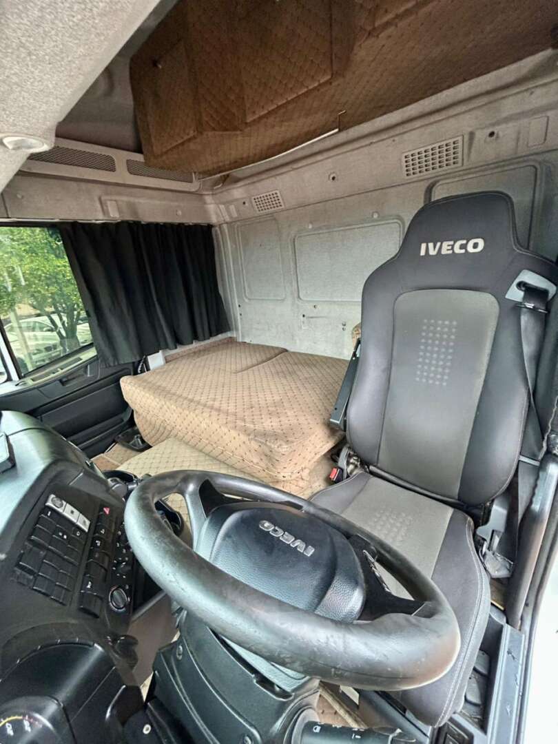 Caminhão IVECO HI ROAD 440 Cavalo Mecânico ANO 2022 de Patio 201 Caminhoes e Carretas no Paraná