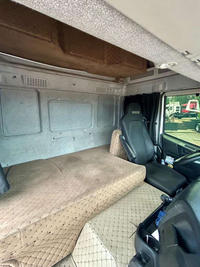 Caminhão IVECO HI ROAD 440 Cavalo Mecânico ANO 2022 de Patio 201 Caminhoes e Carretas no Paraná
