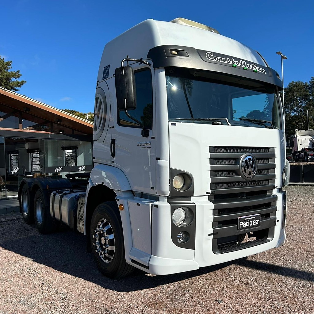 Caminhão VOLKSWAGEN VW 25390 Cavalo Mecânico ANO 2013 de Patio 201 Caminhoes e Carretas no Paraná