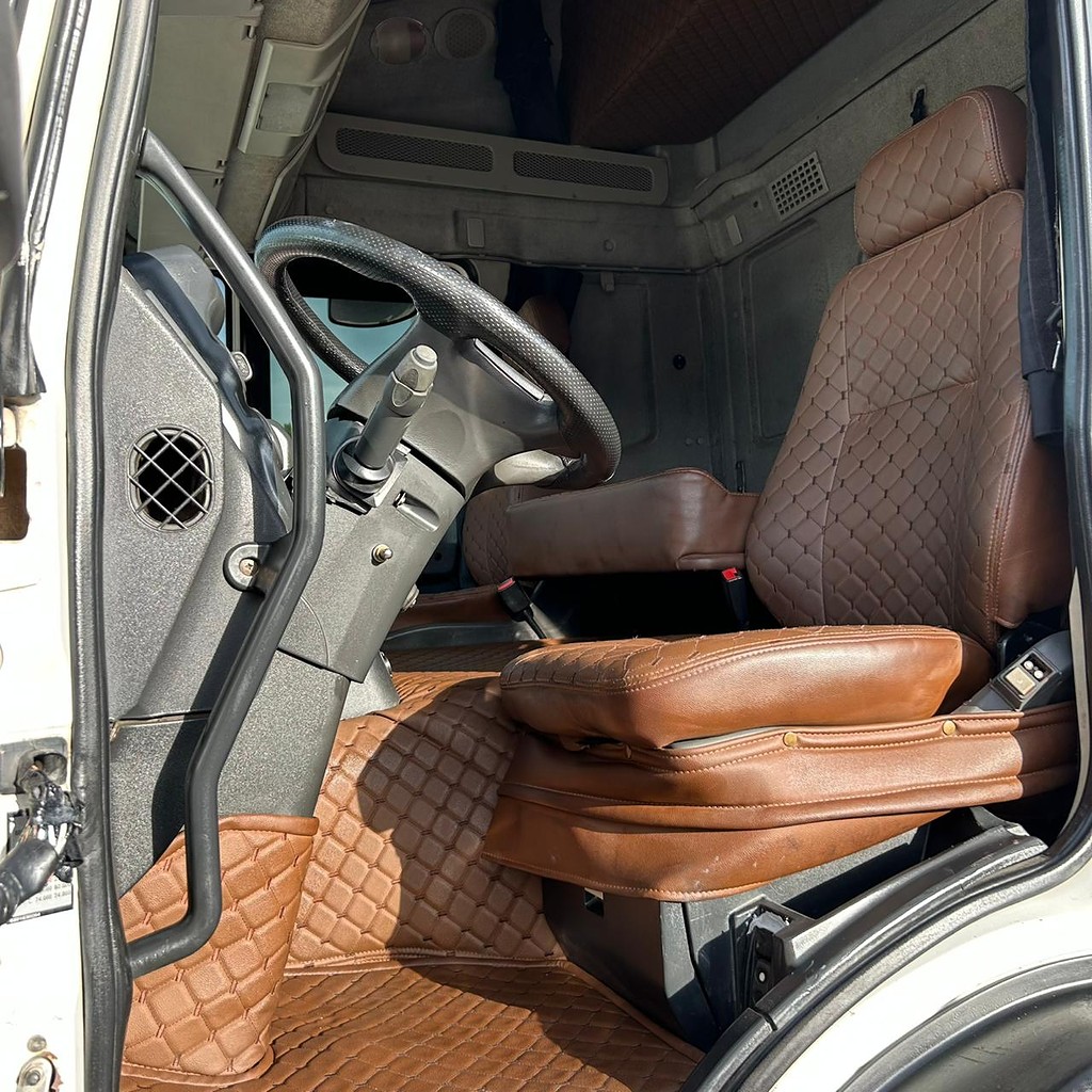 Caminhão IVECO STRALIS 480 Cavalo Mecânico ANO 2013 de Patio 201 Caminhoes e Carretas no Paraná