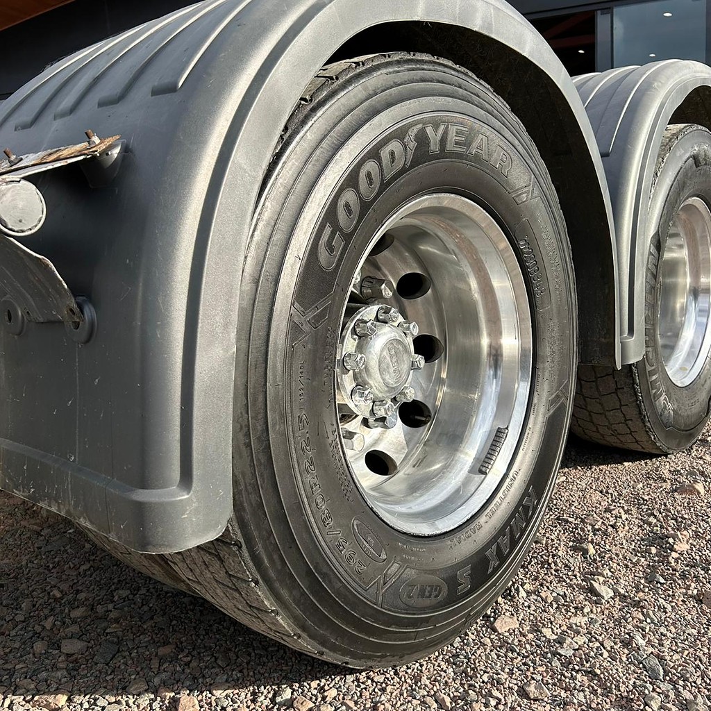 Caminhão IVECO STRALIS 480 Cavalo Mecânico ANO 2013 de Patio 201 Caminhoes e Carretas no Paraná