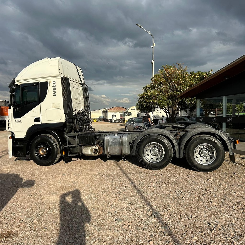 Caminhão IVECO STRALIS 480 Cavalo Mecânico ANO 2013 de Patio 201 Caminhoes e Carretas no Paraná