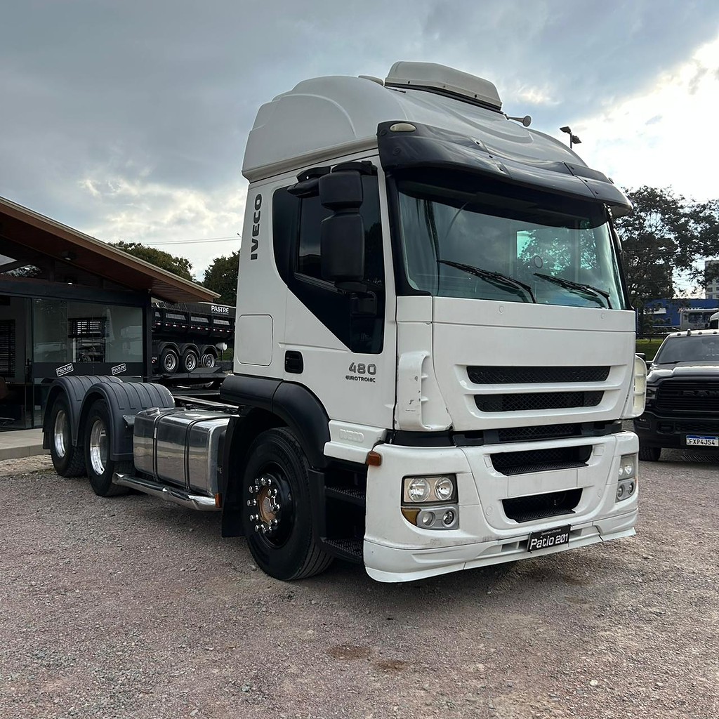 Caminhão IVECO STRALIS 480 Cavalo Mecânico ANO 2013 de Patio 201 Caminhoes e Carretas no Paraná