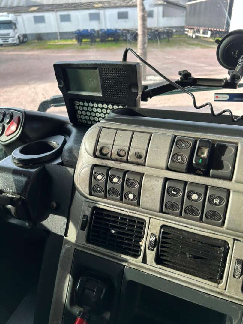 Caminhão IVECO STRALIS 480 Cavalo Mecânico ANO 2013 de Patio 201 Caminhoes e Carretas no Paraná