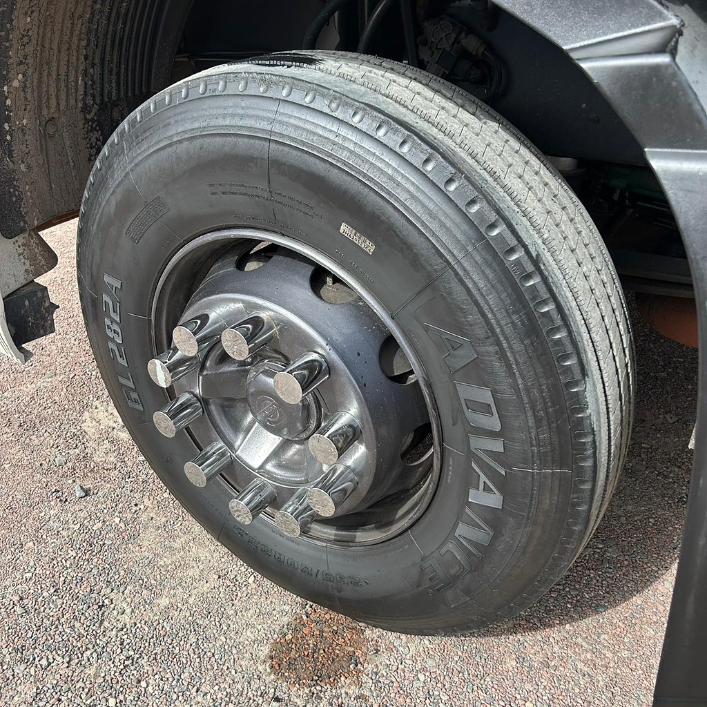 Caminhão VOLVO FH 440 Cavalo Mecânico ANO 2011 de Patio 201 Caminhoes e Carretas no Paraná