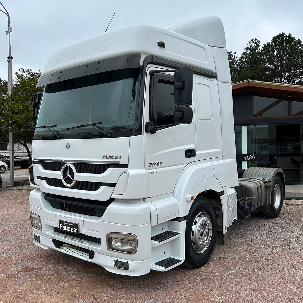 Caminhão MERCEDES BENZ MB 2041 Cavalo Mecânico ANO 2019 de Patio 201 Caminhoes e Carretas no Paraná