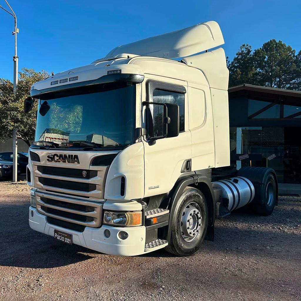 Caminhão SCANIA P360 Cavalo Mecânico ANO 2014 de Patio 201 Caminhoes e Carretas no Paraná
